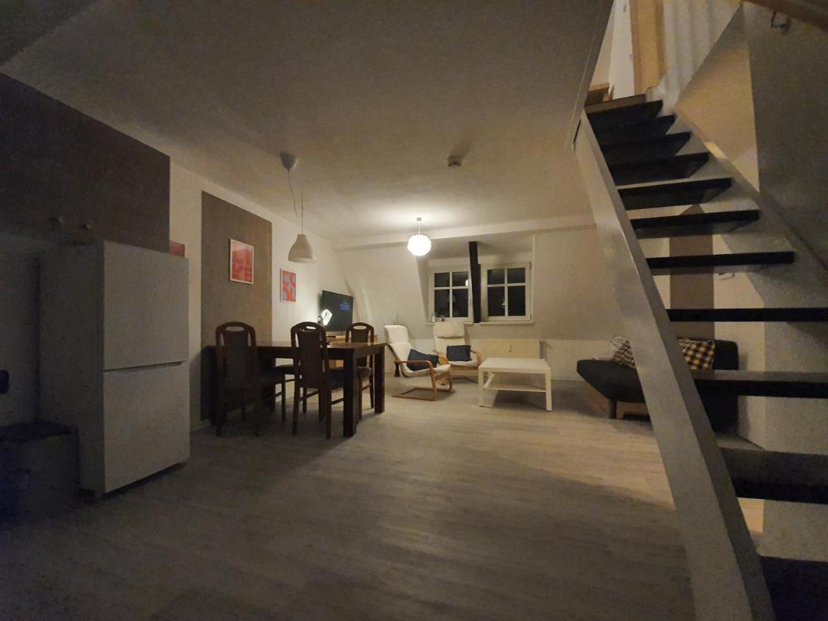 Grosses Offenes Loft Oder Kleine Gemuetliche Wohnung Mit Balkon Wolmirstedt Luaran gambar