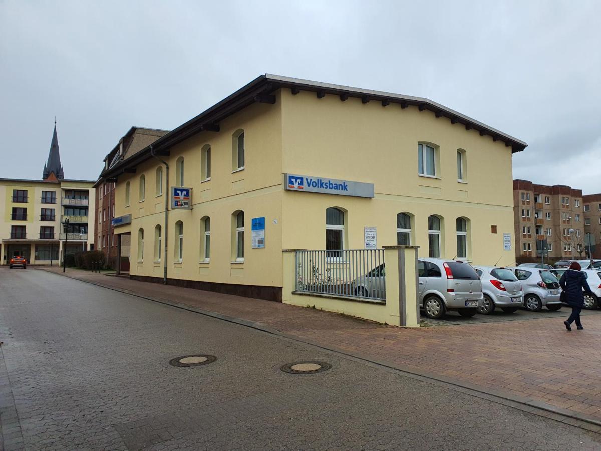 Grosses Offenes Loft Oder Kleine Gemuetliche Wohnung Mit Balkon Wolmirstedt Luaran gambar
