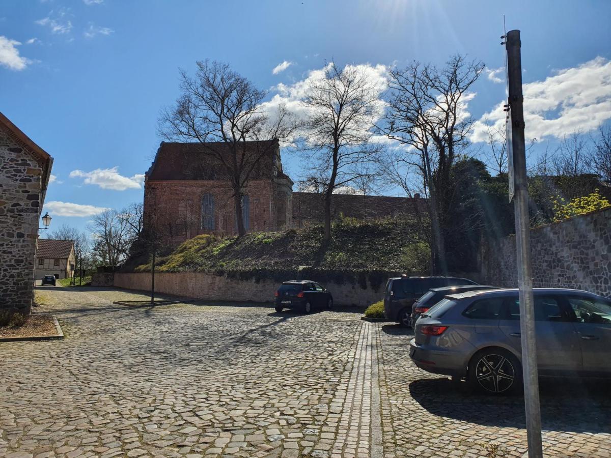 Grosses Offenes Loft Oder Kleine Gemuetliche Wohnung Mit Balkon Wolmirstedt Luaran gambar