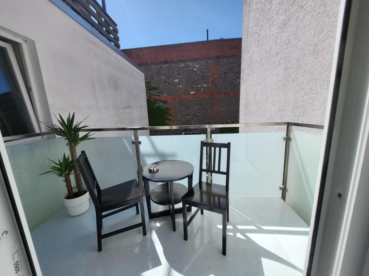Grosses Offenes Loft Oder Kleine Gemuetliche Wohnung Mit Balkon Wolmirstedt Luaran gambar