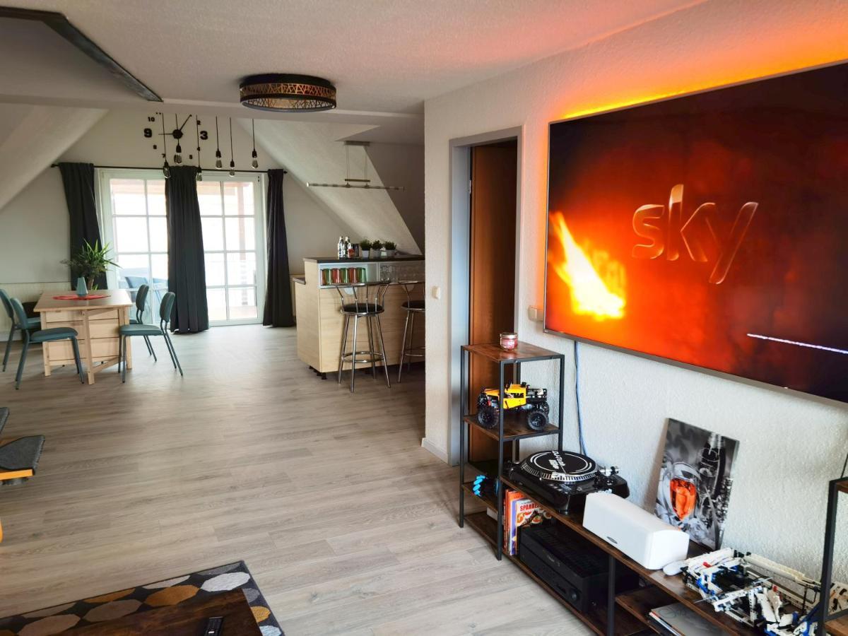 Grosses Offenes Loft Oder Kleine Gemuetliche Wohnung Mit Balkon Wolmirstedt Luaran gambar