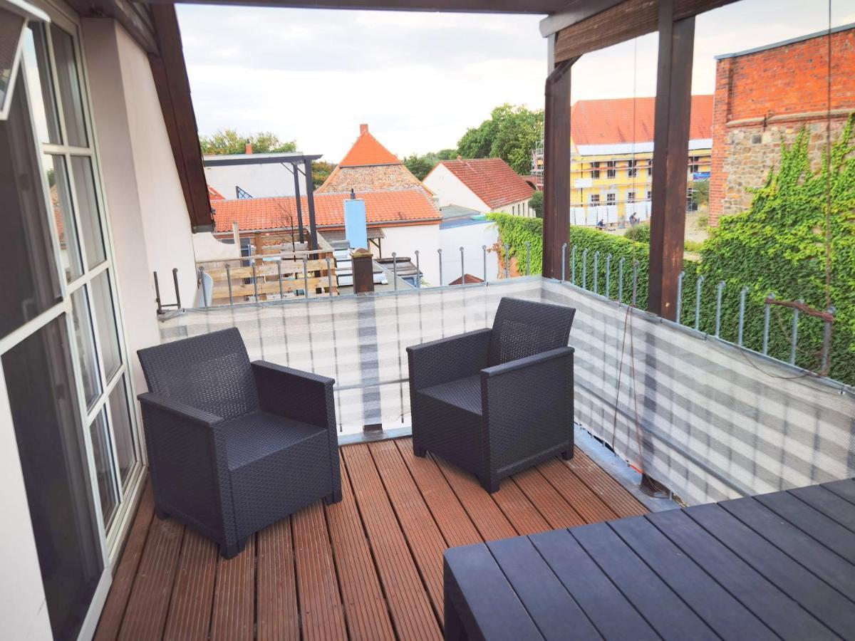 Grosses Offenes Loft Oder Kleine Gemuetliche Wohnung Mit Balkon Wolmirstedt Luaran gambar