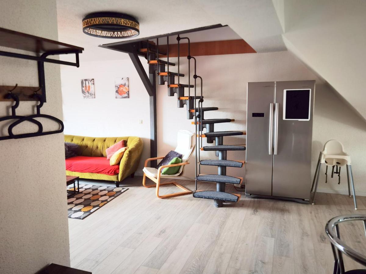 Grosses Offenes Loft Oder Kleine Gemuetliche Wohnung Mit Balkon Wolmirstedt Luaran gambar