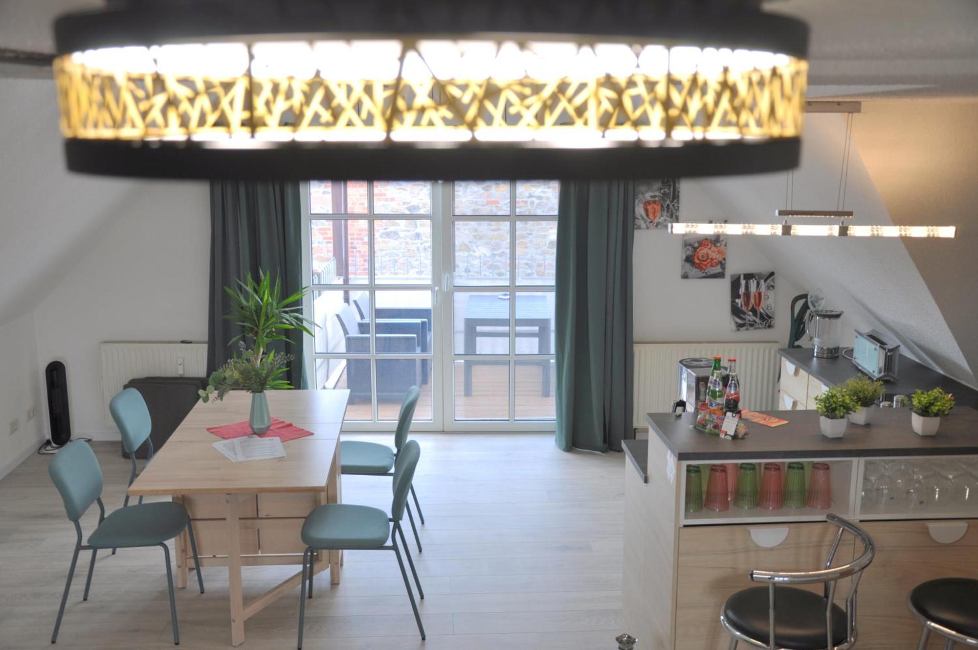 Grosses Offenes Loft Oder Kleine Gemuetliche Wohnung Mit Balkon Wolmirstedt Luaran gambar